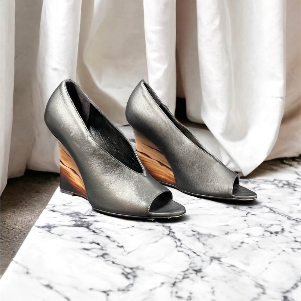 New Burberry Pumps Size 8